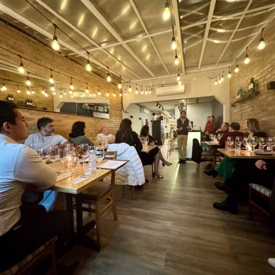 Miya Wine Bar - Wine Flight Brancos Alem da Chardonnay Pinheiros 2025 - Review